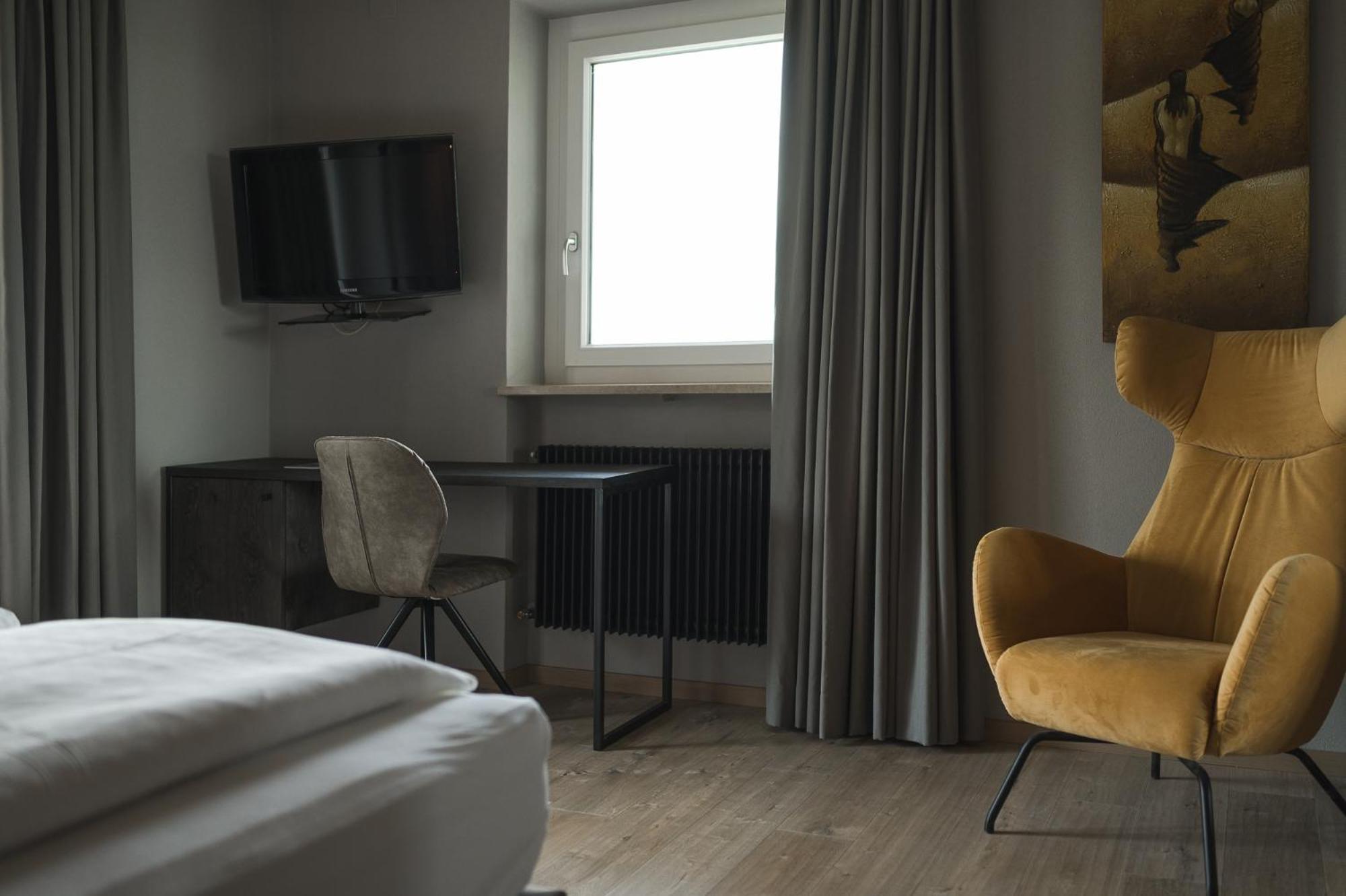 Haus Artus Aparthotel Schenna Eksteriør bilde