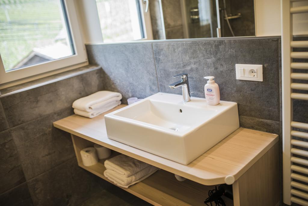 Haus Artus Aparthotel Schenna Eksteriør bilde