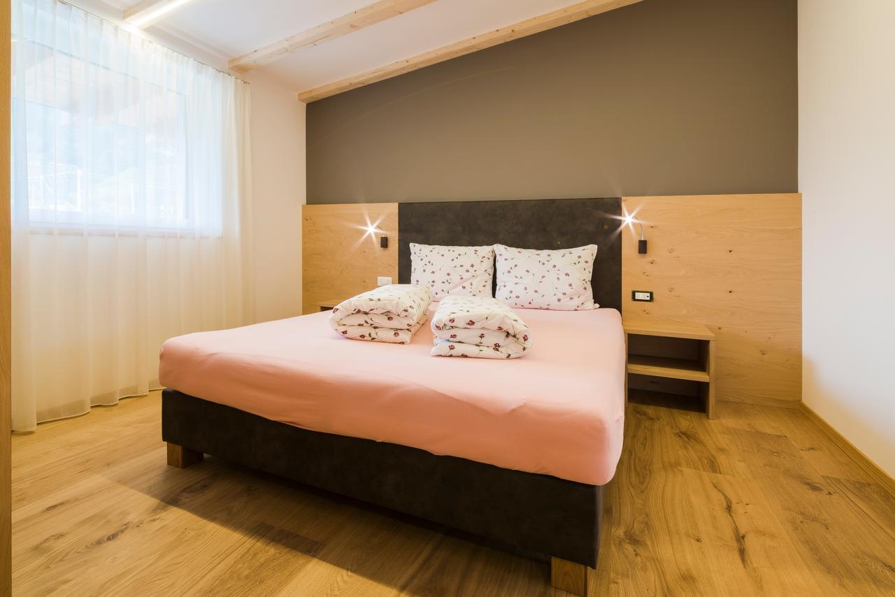 Haus Artus Aparthotel Schenna Eksteriør bilde